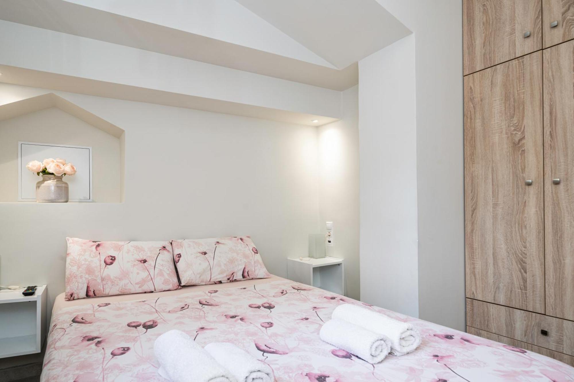 Neon Apartment, Modern, High Quality, Central Apt, Heraklion City 外观 照片